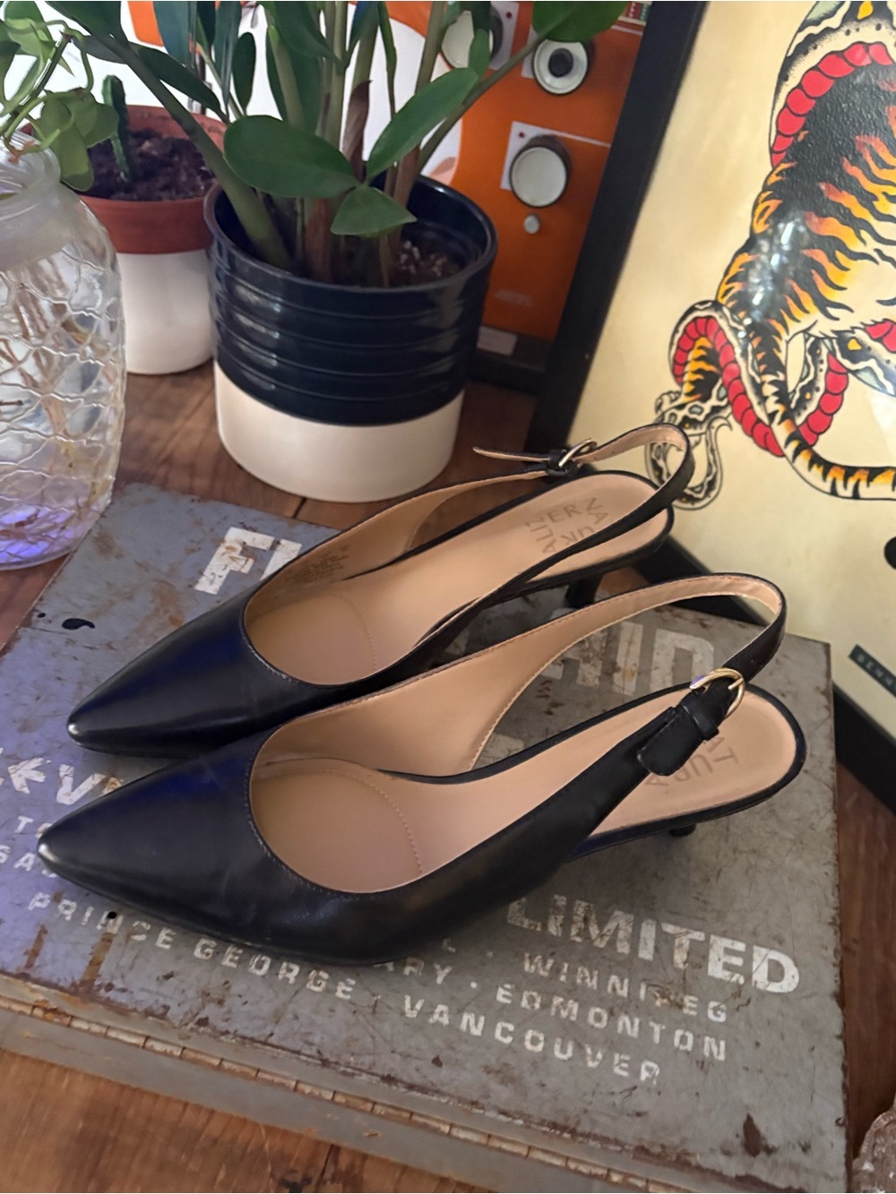 Naturalizer Black Pointed Slingback Kitten Heels - Picture 2 of 7